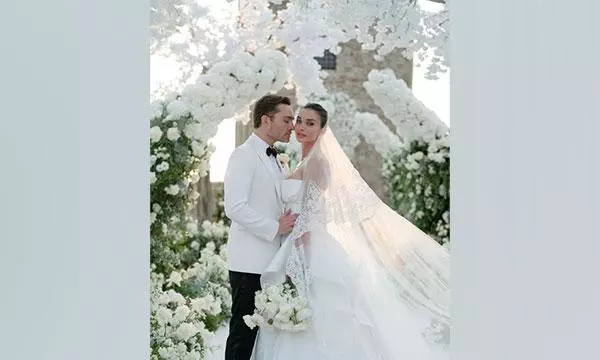 Amy Jackson, Ed Westwick get married in Italy; check out their dreamy wedding photos – Asianet Newsable