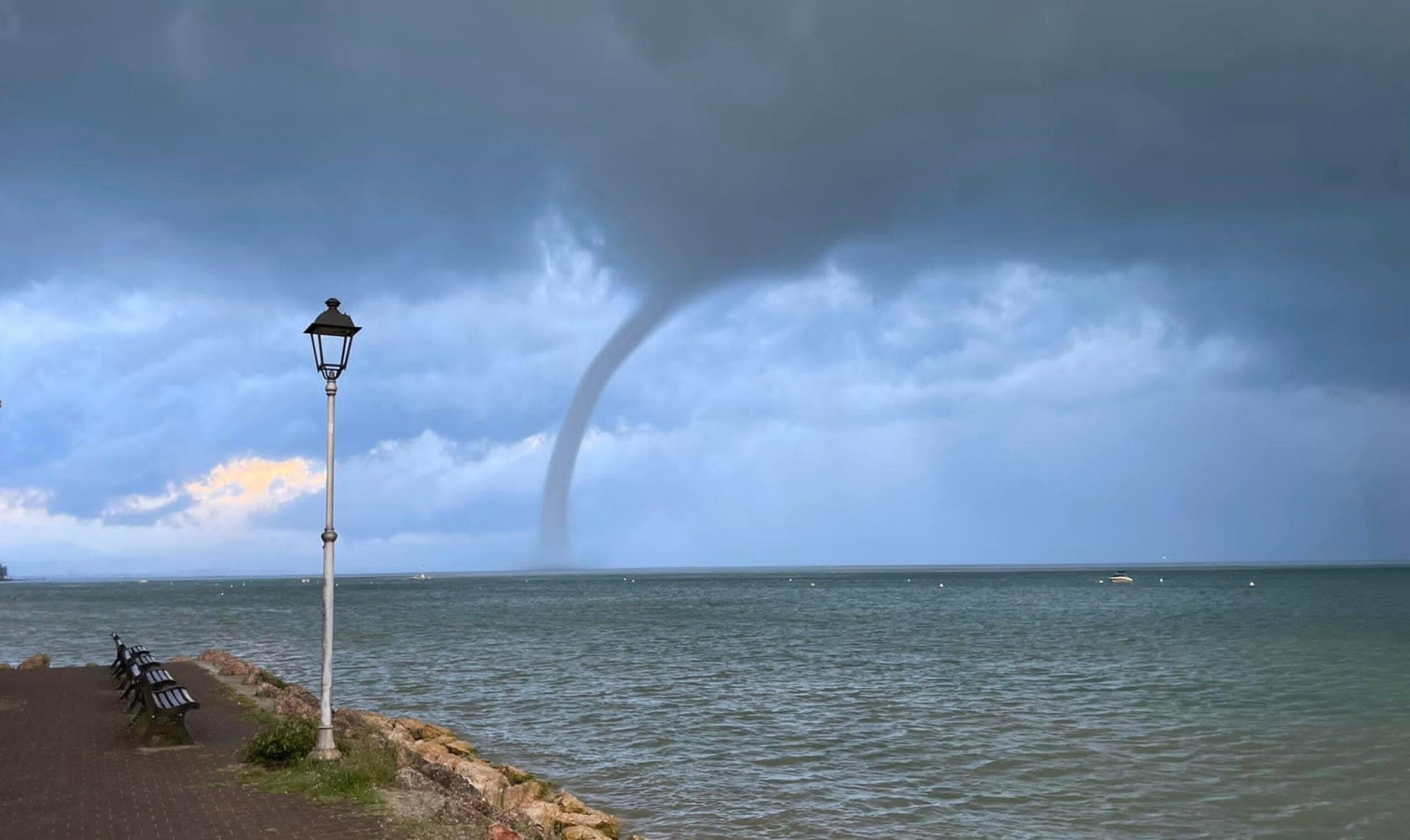 The deadly waterspouts thought to have caused Sicily boat tragedy – The Independent