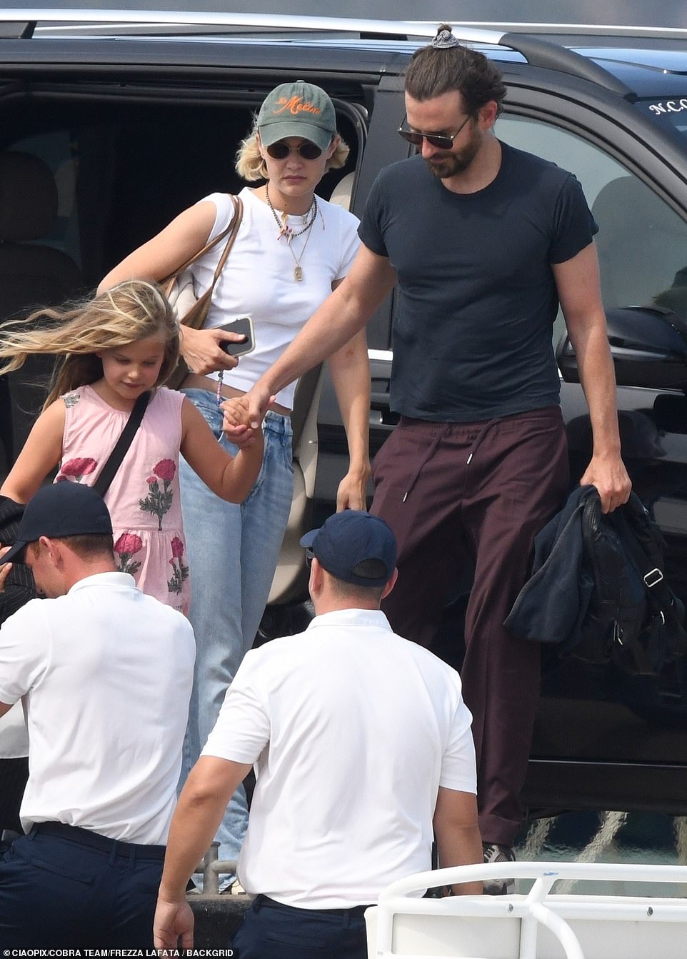 Gigi Hadid bonds with Bradley Cooper`s daughter during Italy vacation: Viral pics – WION